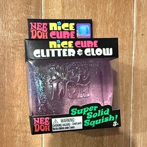 NeeDoh Nice Cube Glitter & Glow Super Solid Squish - light purple